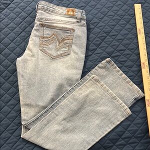 Stylish Light Wash Jeans